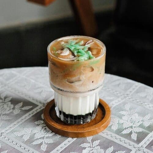 Perpaduan unik espresso dan dawet yang creamy.